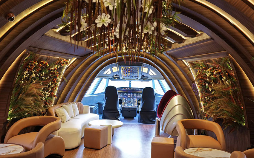 Damnoen Sky Café椰林飛機咖啡館